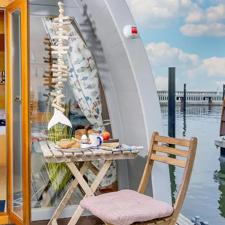 Hausboot Captain Sparrow Tekne Stralsund